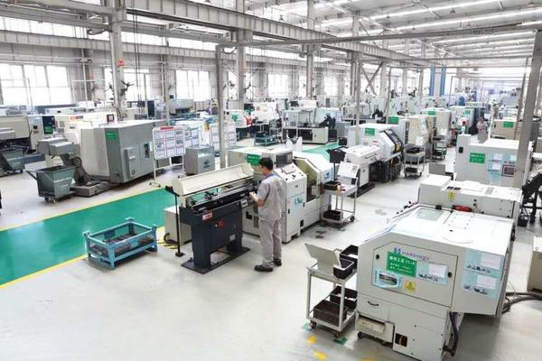 智能制造裝備這一年 鄭煤機(jī)如何以“中國(guó)夢(mèng)黃河情”書(shū)寫高質(zhì)量發(fā)展新篇章